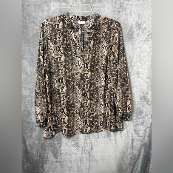 Animal print blouse - Picture 1 of 7